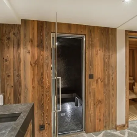 Chalet Chaleureux Familial Avec Spa, Sauna Et Proche Pistes A Meribel Village. - Fr-1-566-24 *